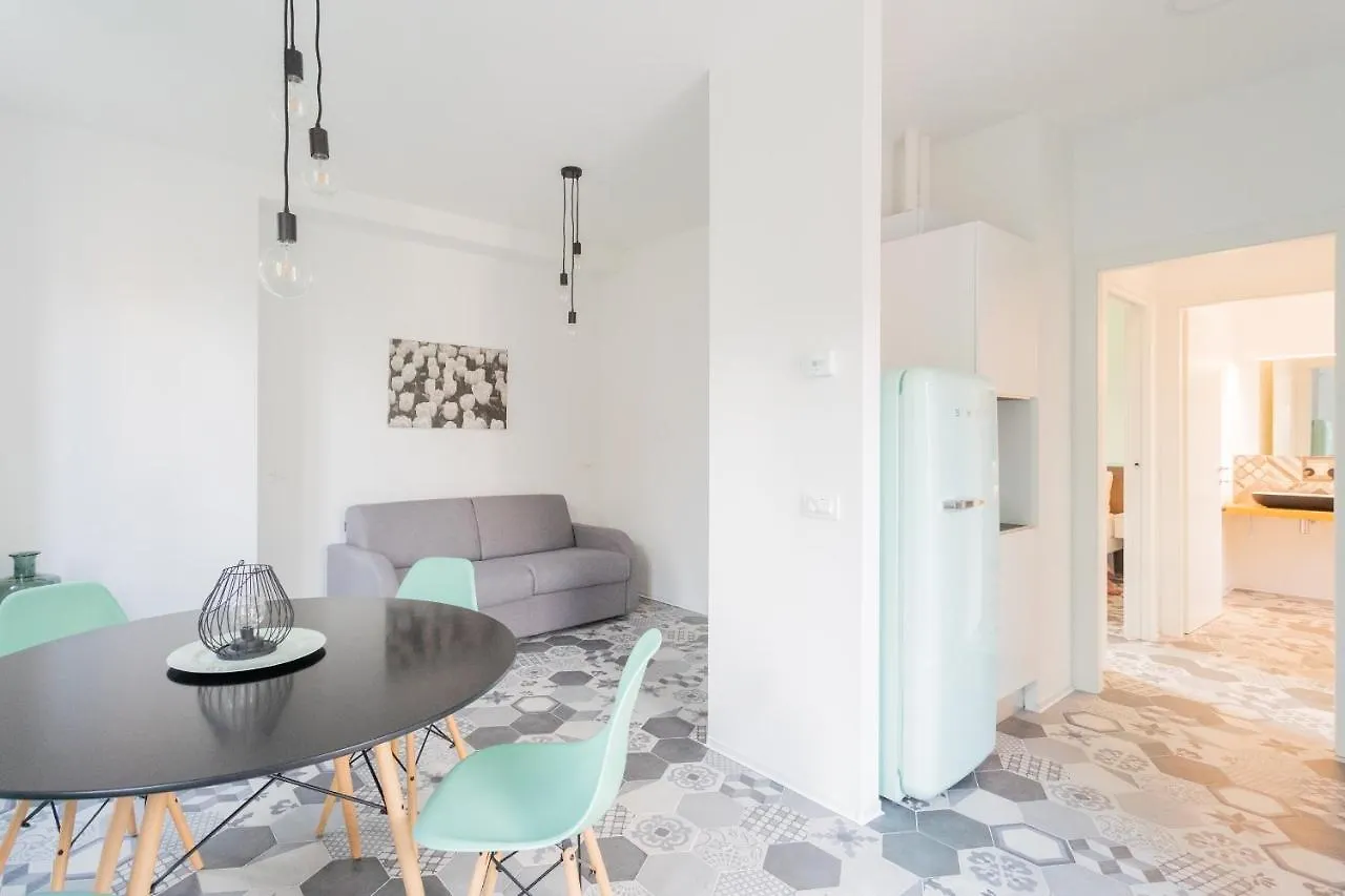 Colazione Da Tiffany With Private Parking - Lake Como By Rent All Como Cernobbio 0*,  Italia